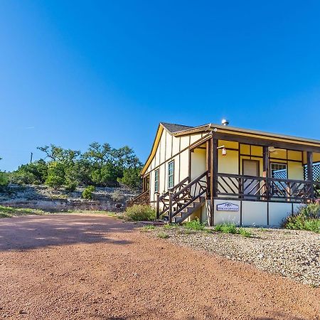 Appian Way Tuscan Cottage Фредериксбург Екстериор снимка
