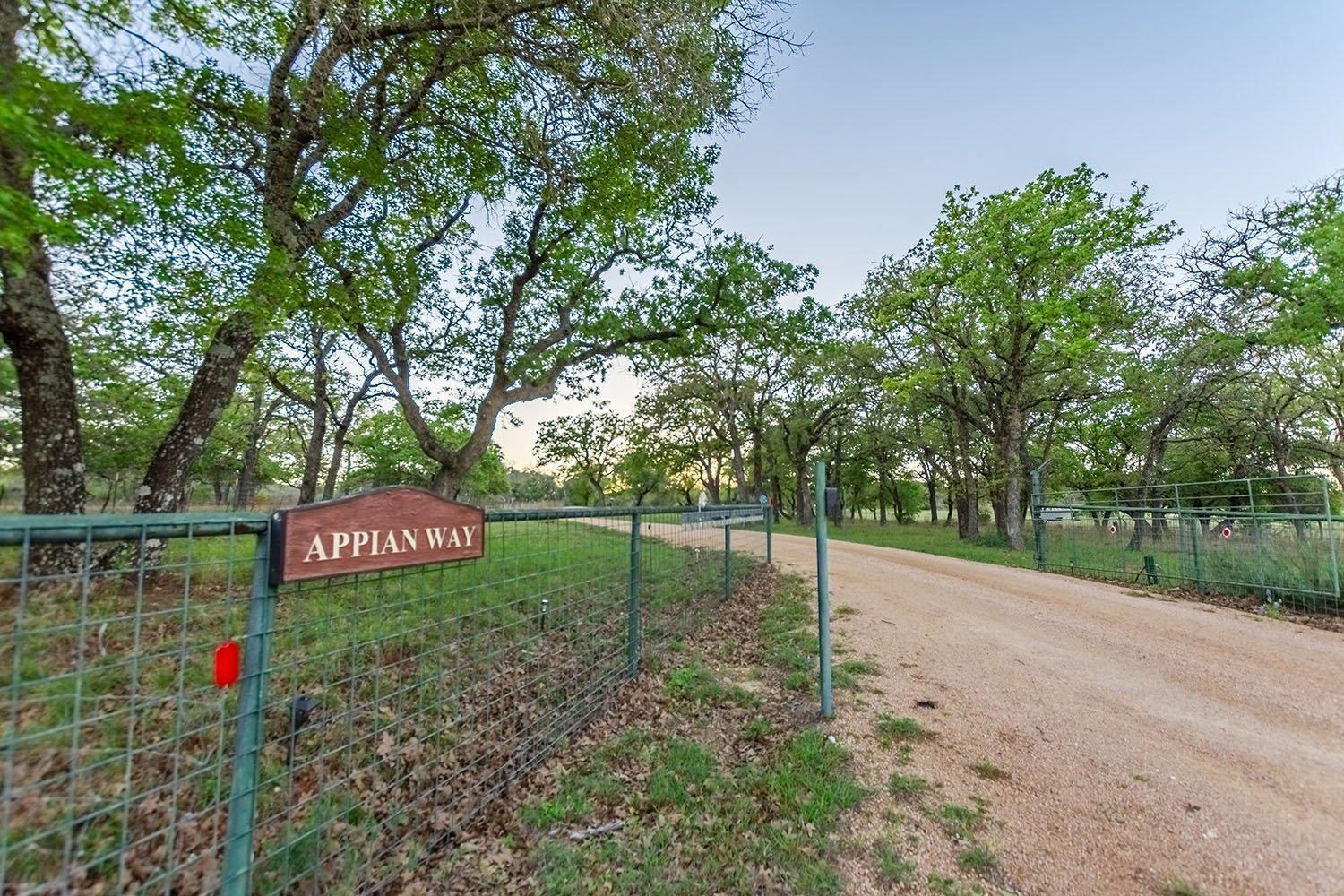 Appian Way Tuscan Cottage Фредериксбург Екстериор снимка